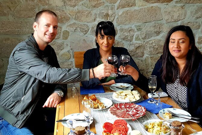 wine-food-pairing-speedboat-ride-to-the-expansive-skadar-lake