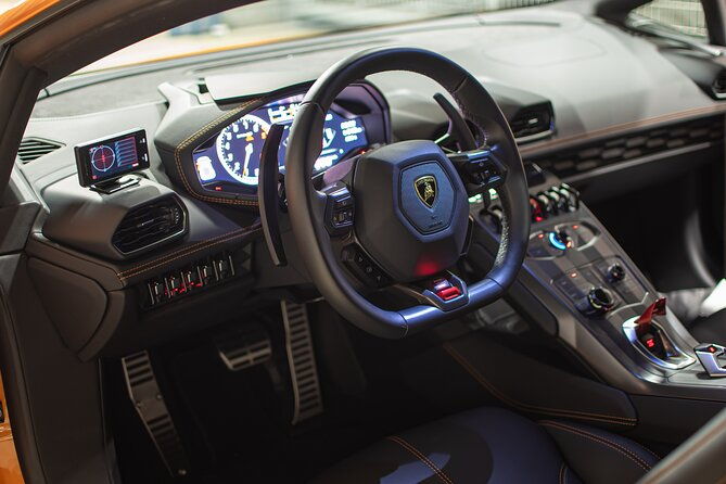 1-hour-tokyo-tour-in-lamborghini-huracan