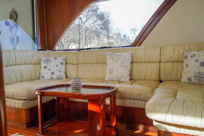 2-hours-private-yacht-cruise-on-bosphorus