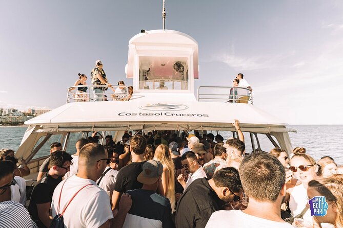 3-hours-on-the-craziest-boat-party-in-malaga