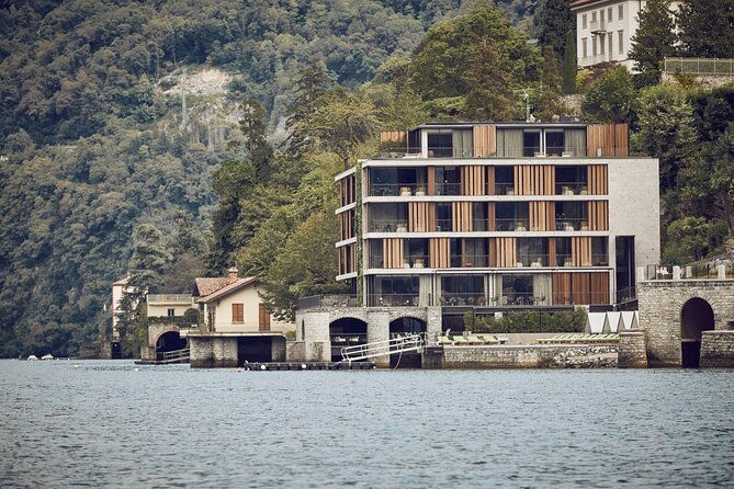 3-hours-private-boat-tour-in-subacco-lake-como
