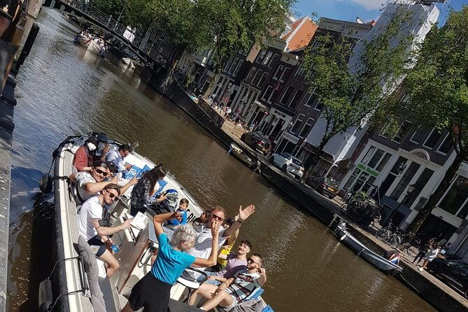 amsterdam-the-bulldog-boat-winter-smoke-friendly-cruise