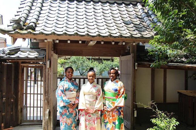 an-amazing-set-of-cultural-experience-kimono-tea-ceremony-and-calligraphy