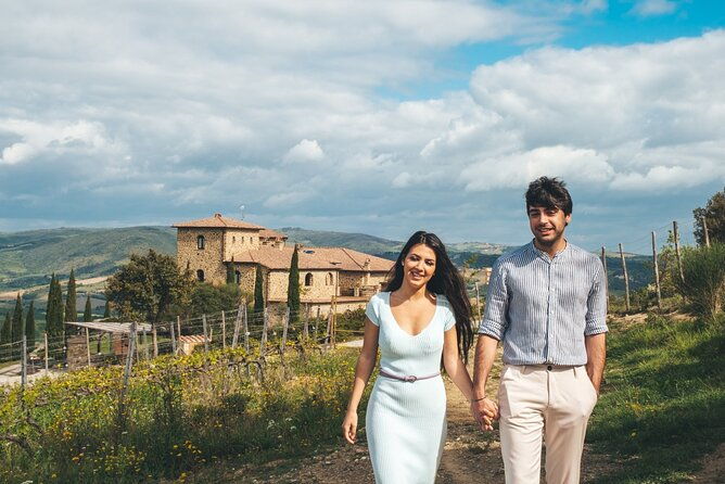 aperitif-on-the-terrace-of-podere-montale-at-sunset