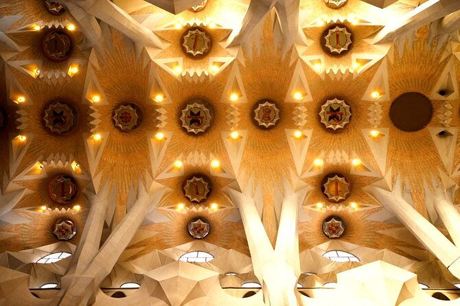barcelona-sagrada-familia-skip-the-line-guided-tour-tickets