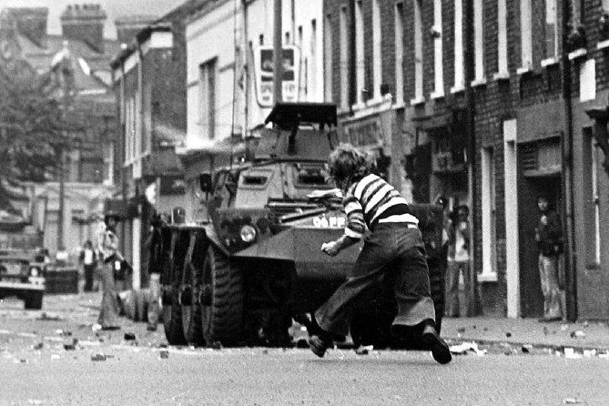 belfast-political-tour-conflicting-stories-walking-tour