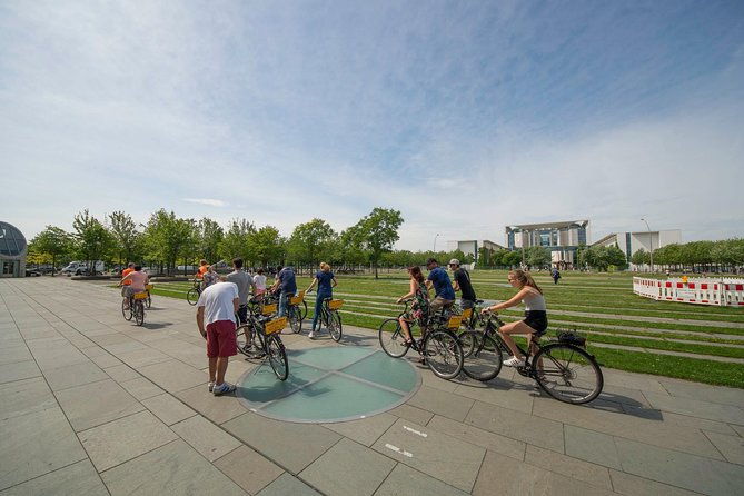 berlin-highlights-sightseeing-bike-tour-in-small-groups