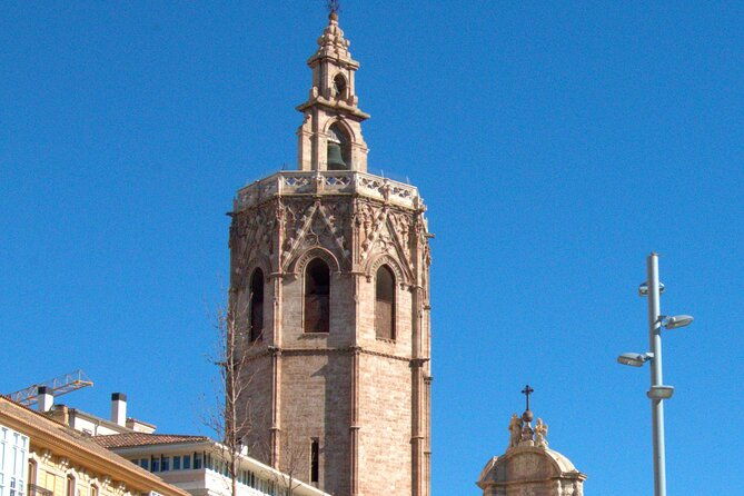 between-two-gates-a-self-guided-audio-tour-in-valencia