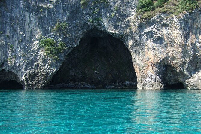boat-trip-sea-caves-of-thetis