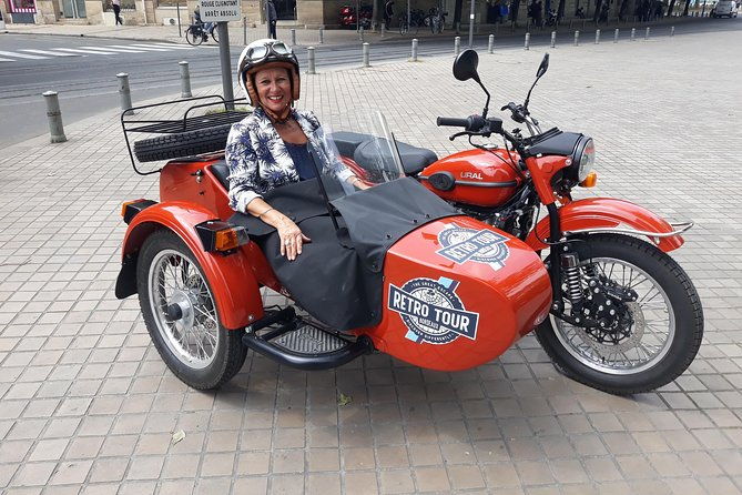 bordeaux-sightseeing-private-sidecar-guided-tour