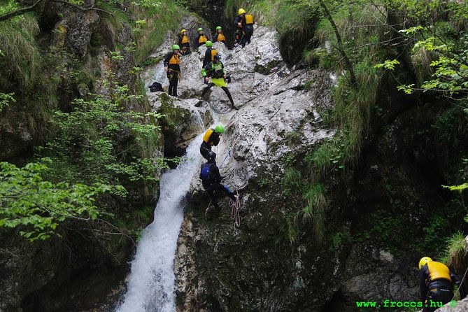 canyoning-in-susec-canyon
