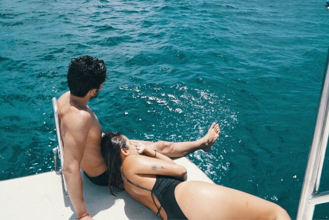 catamaran-cruise-to-papagayo-beaches-lunch-and-water-activities