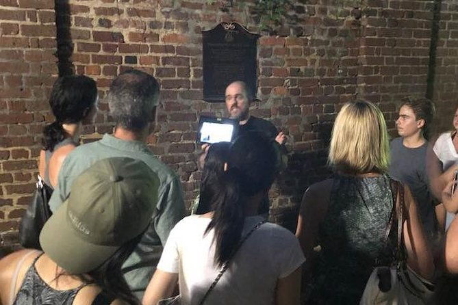 charlestons-pleasing-terrors-night-time-walking-ghost-tour