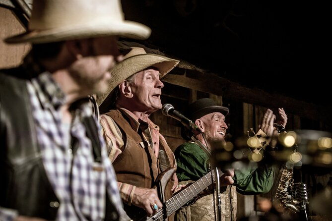 chuck-wagon-supper-western-stage-show-at-blazin-m-ranch-ticket