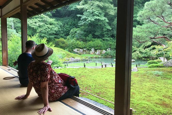 cycle-kyotos-hidden-gems-gion-stroll-2