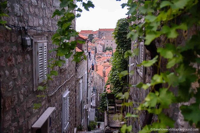 dubrovnik-old-town-food-tour-small-group-experience