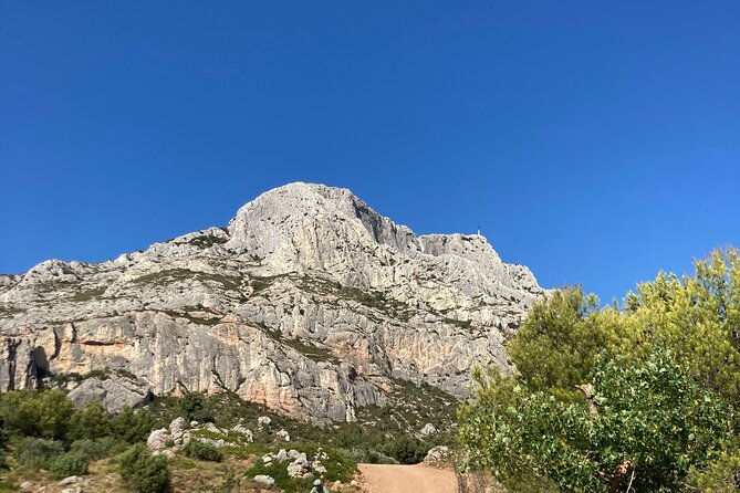 e-bike-tour-of-sainte-victoire-mountain-aix-en-provence