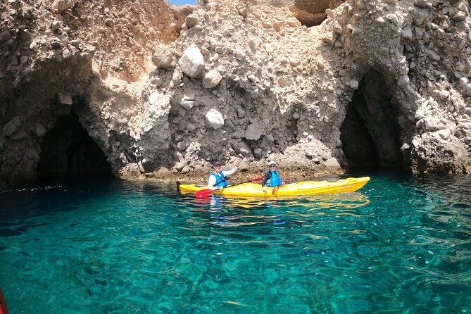 enchanting-semi-private-kayaking-tours-in-milos