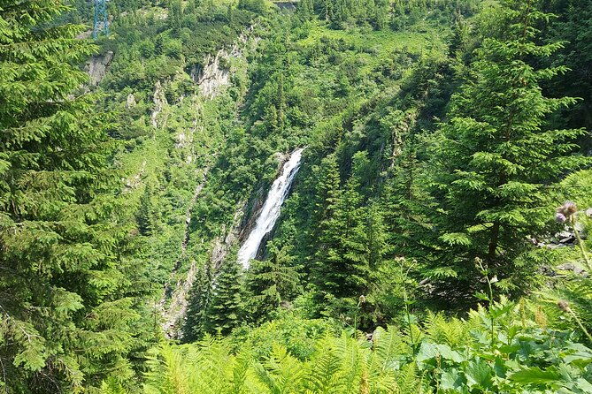 exclusive-tour-on-transfagarasan-balea-lake-balea-and-capra-waterfalls