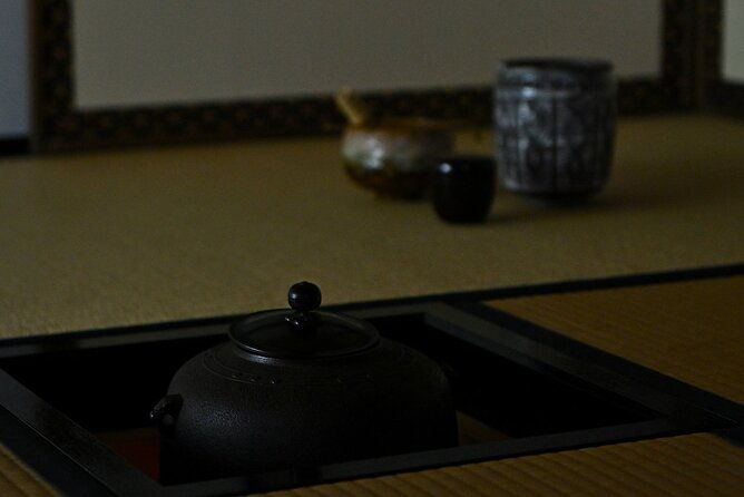 experience-a-tea-ceremony-in-an-authentic-tearoom-in-kyoto
