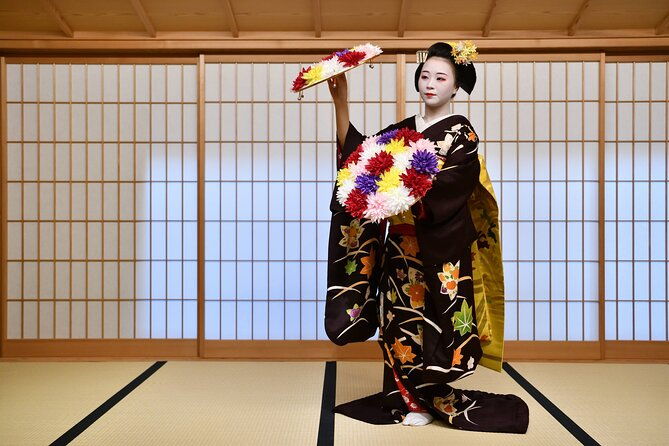 experience-authentic-gion-geisha-maiko-cultural-tour
