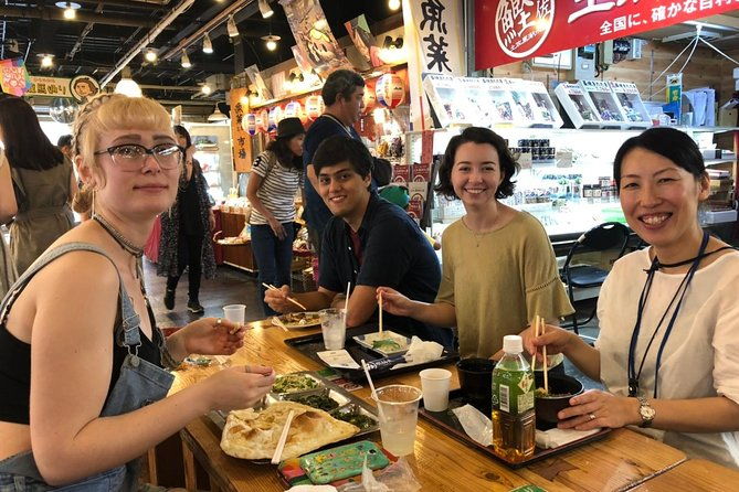 experience-the-energy-of-kochi-sunday-market-tour-includes-kochi-castle