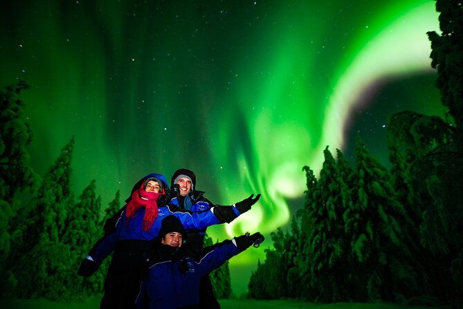 family-friendly-northern-lights-adventure-from-rovaniemi