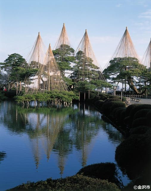 guided-e-bike-and-walking-tour-of-kanazawa-main-kenrokuen