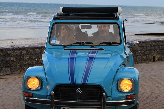 guided-tour-in-an-old-convertible-car-on-the-cote-de-nacre