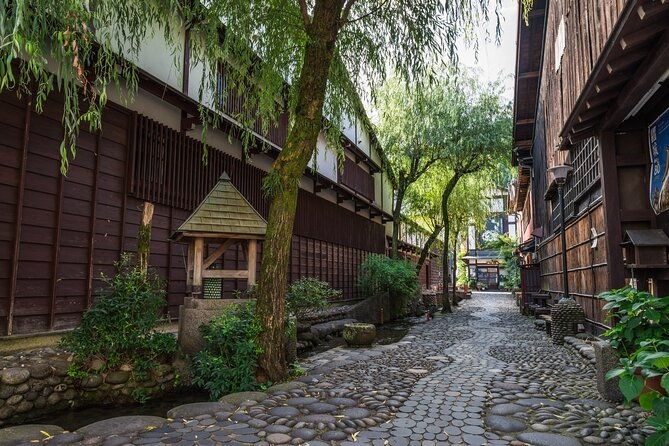 gujo-hachiman-all-must-sees-full-day-private-tour-with-government-licensed-guide