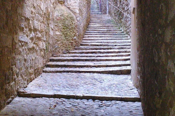 half-day-game-of-thrones-walking-tour-in-girona-with-a-guide