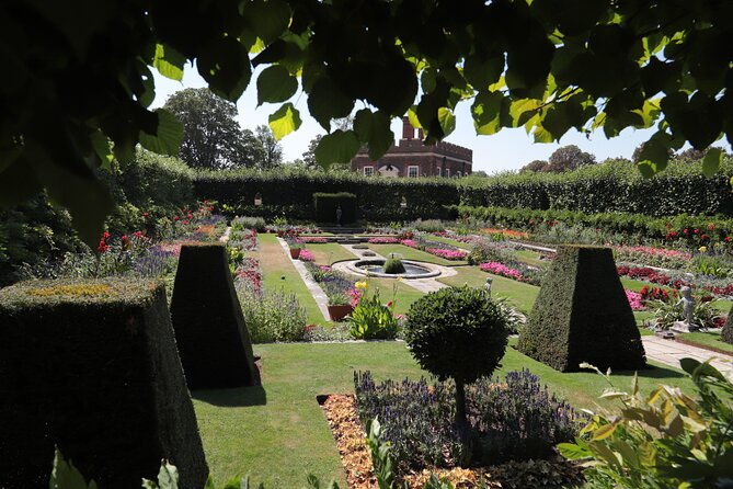 hampton-court-guided-tour-full-day-and-high-tea