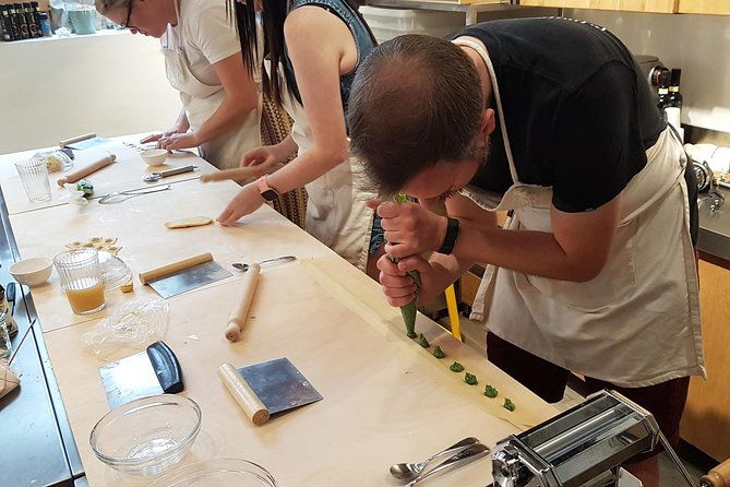 italian-cocktail-art-of-making-pasta-cooking-class-in-unique-milan-location
