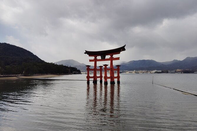 itsukushima-shrine-tour-with-local-guide