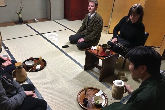 japanese-style-room-tea-ceremony-class-in-marugamemachi