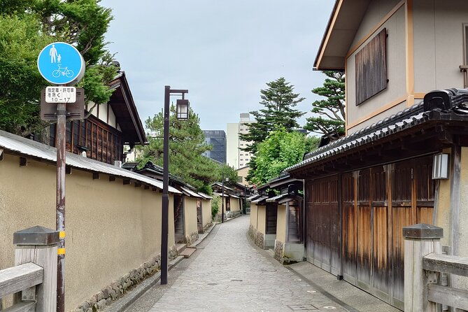 kanazawa-private-tour-with-guide-op-bullet-train-ticket