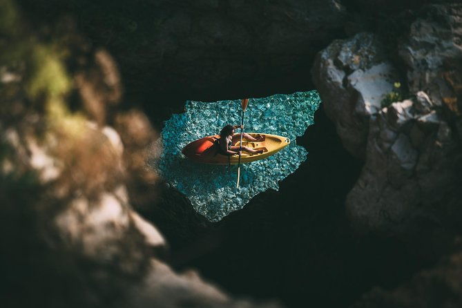 kayak-tour-with-cave-experience