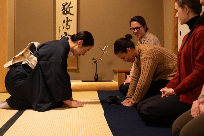 kenrokuen-tea-ceremony-experience-in-kanazawa