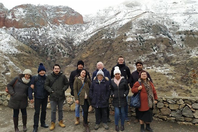 khor-virap-noravank-hin-areni-wine-tour-tasting-and-birds-cave