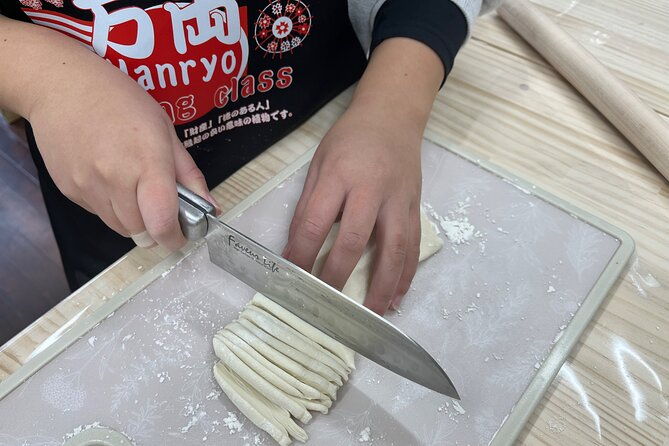kyoto-japanese-udon-and-sushi-cooking-class