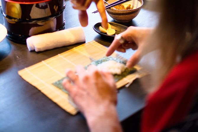kyoto-making-wagyu-sushi-experience