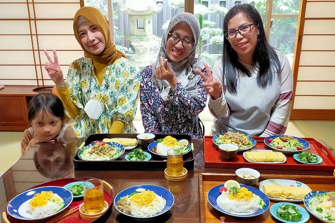 kyoto-near-fushimiinarijapanese-cooking-class-supermarket-tour
