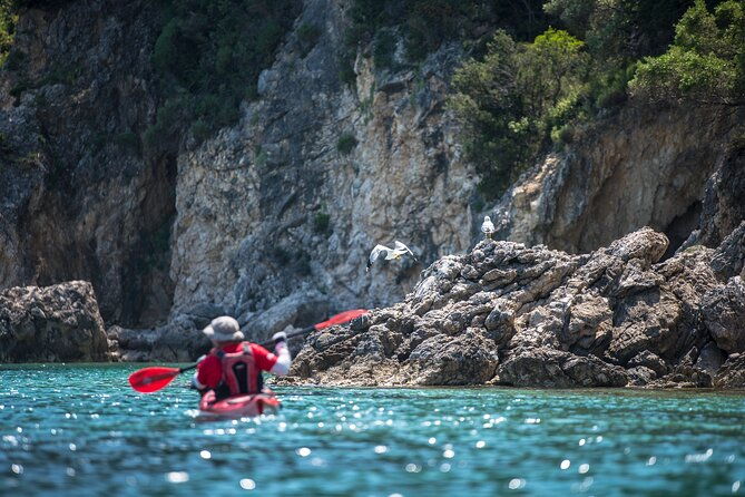 lefkada-kayak-explore-blue-cave-with-a-taste-of-greece