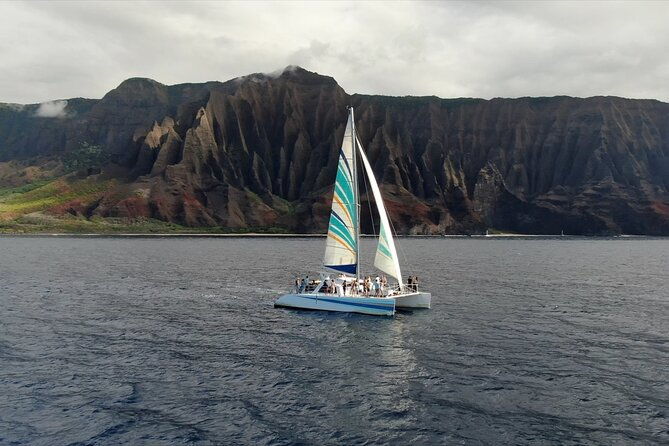 leila-na-pali-sunset-dinner-sail