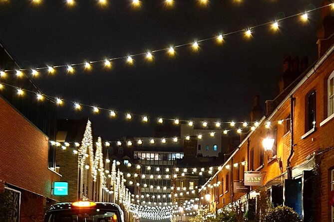 london-christmas-lights-private-tour-by-traditional-black-cab