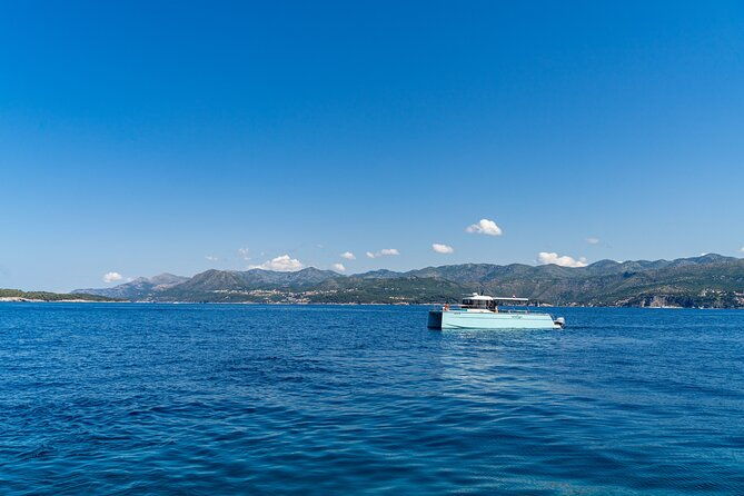 luxury-blue-cave-and-elafiti-islands-small-group-tour