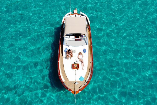 luxury-private-boat-tour-to-elaphiti-islands