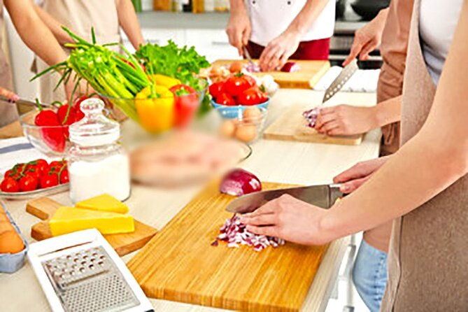 miss-anna-santorini-cooking-class