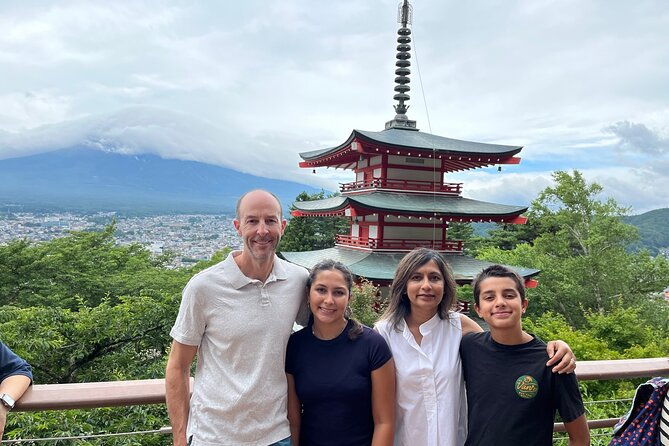mount-fuji-five-lakes-tour-from-kawaguchiko-with-guide-vehicle