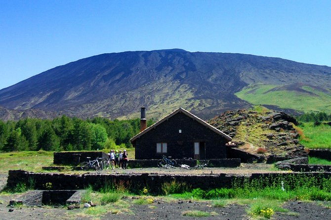 mountain-biking-etna-by-mtb-or-e-bike